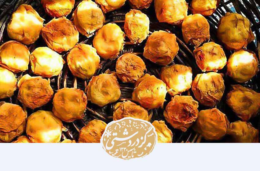 جوز قندی از انواع شیرینی اصفهانی است.