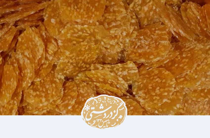 پولکی از انواع شیرینی اصفهانی است.